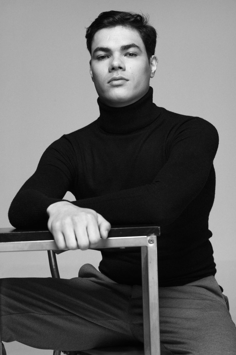 Actor durante una sesión de fotos profesional